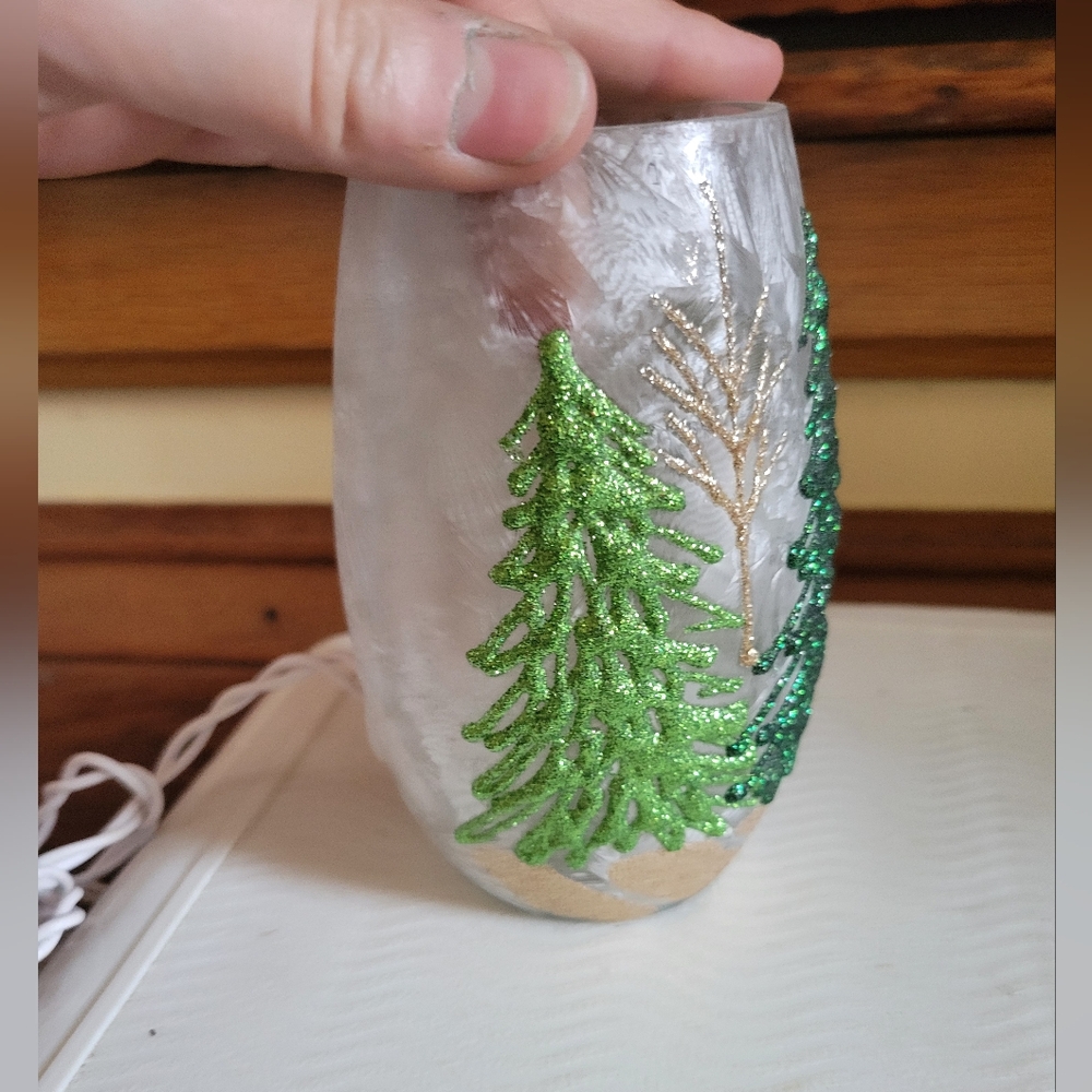 Nwt Stony Creek frosted glass lighted vase pine trees winter scene - Picture 8 of 10